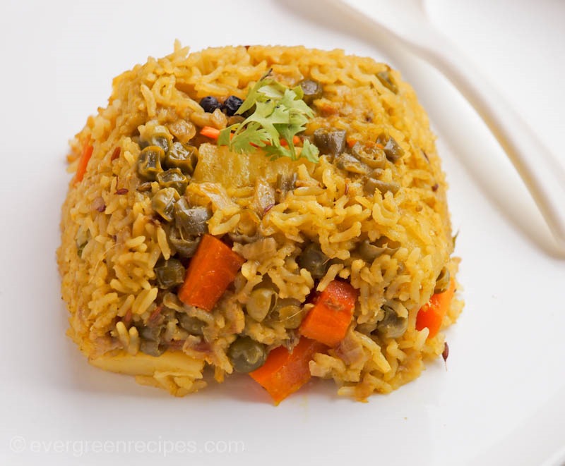 10 Delicious One-Pot Indian Meals That Can Be Cooked Easily